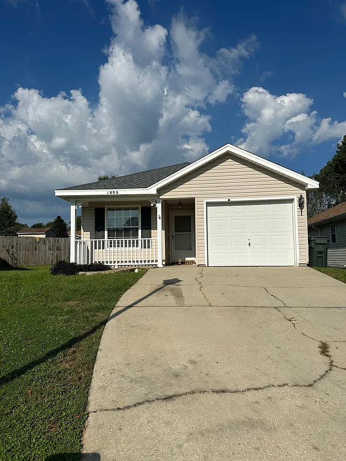 2 bed, 2.0 bath, 1098 sqft, $1,650 — Photo 1