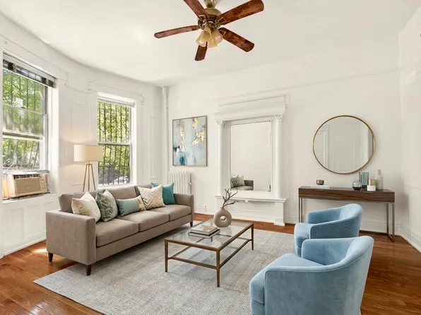 567 Lexington Avenue image 1 of 15