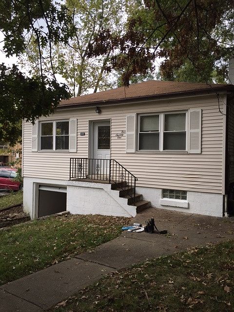 1st image of 471 Pedretti Ave