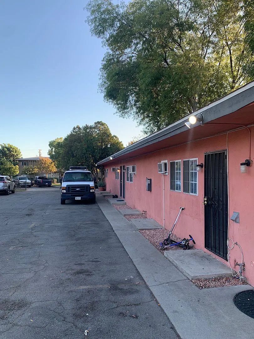 1260 W. Stoneridge Ct. — Photo 1