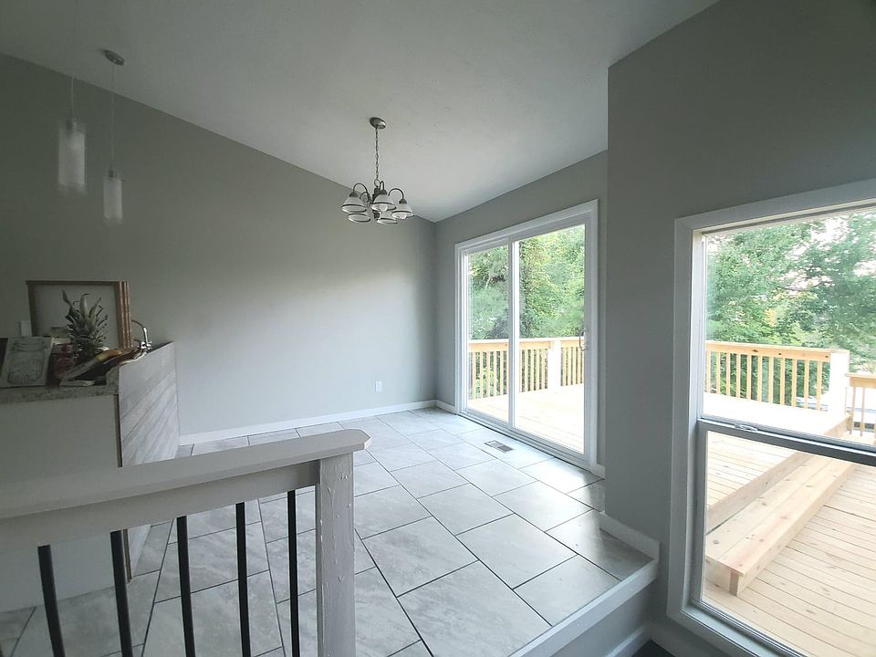 Quaint Dining Area