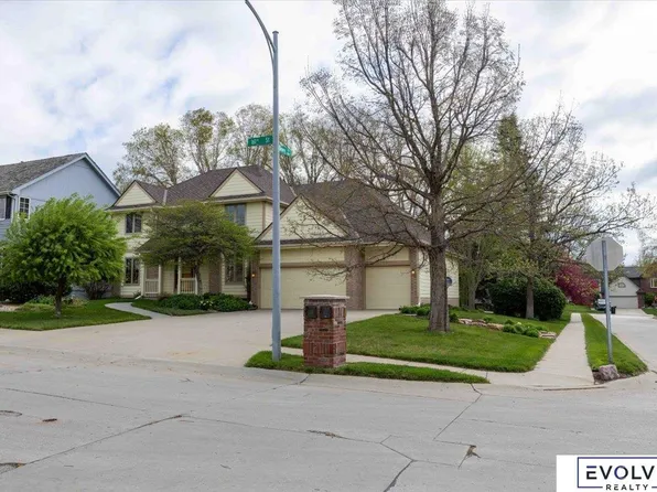 433 S 161st St, Omaha, NE 68118