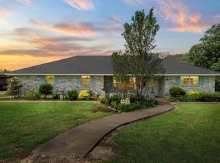 123 Lone Creek Dr, West, TX 76691