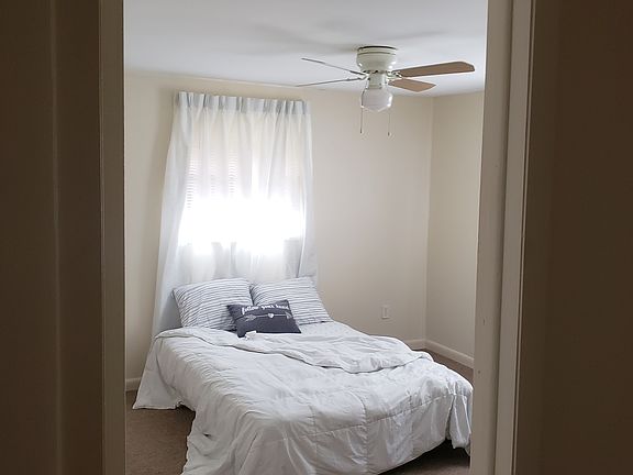 4th image of 322 Byron Ave