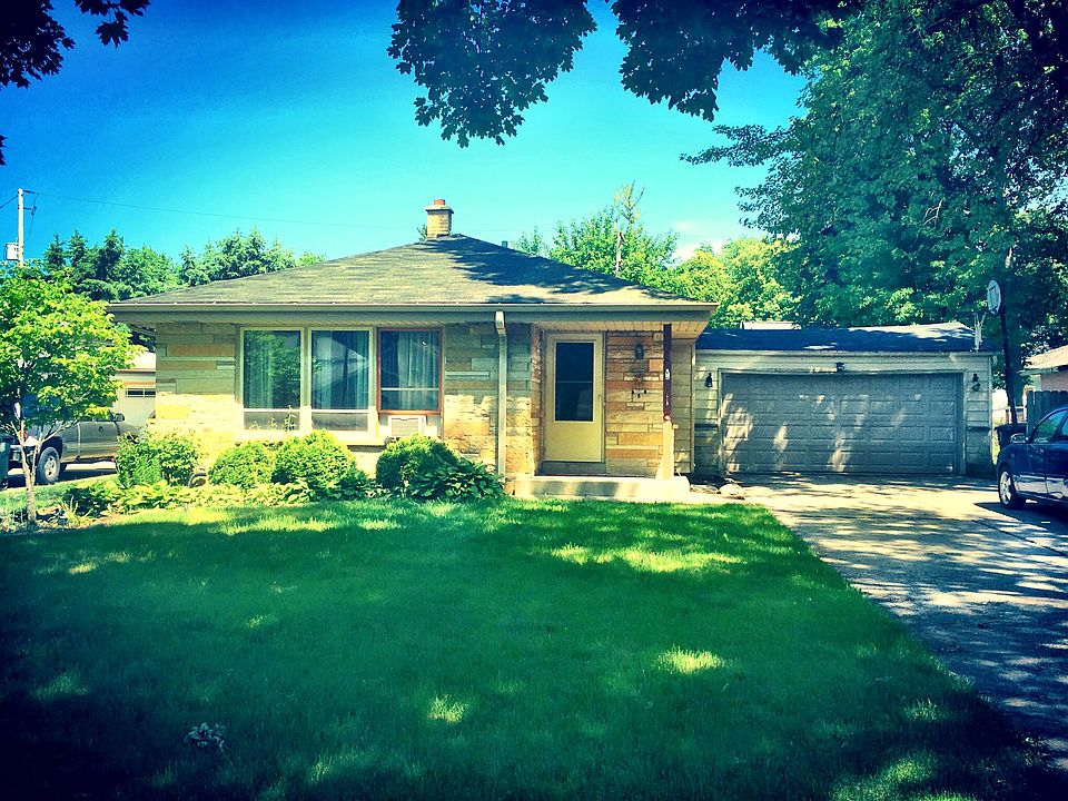 1st image of 4230 N 96th St