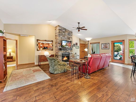 4th image of 3447 14th Ave NW