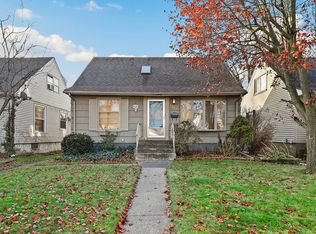 3627 Adams St, Lansing, IL 60438