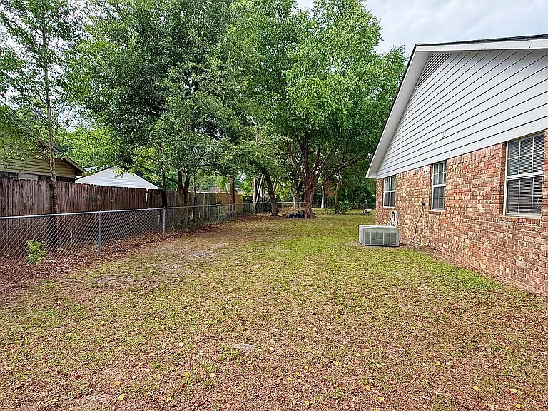 1233 Riyadh Rd — Photo 27