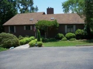 114 Club House Dr, Moneta, VA 24121