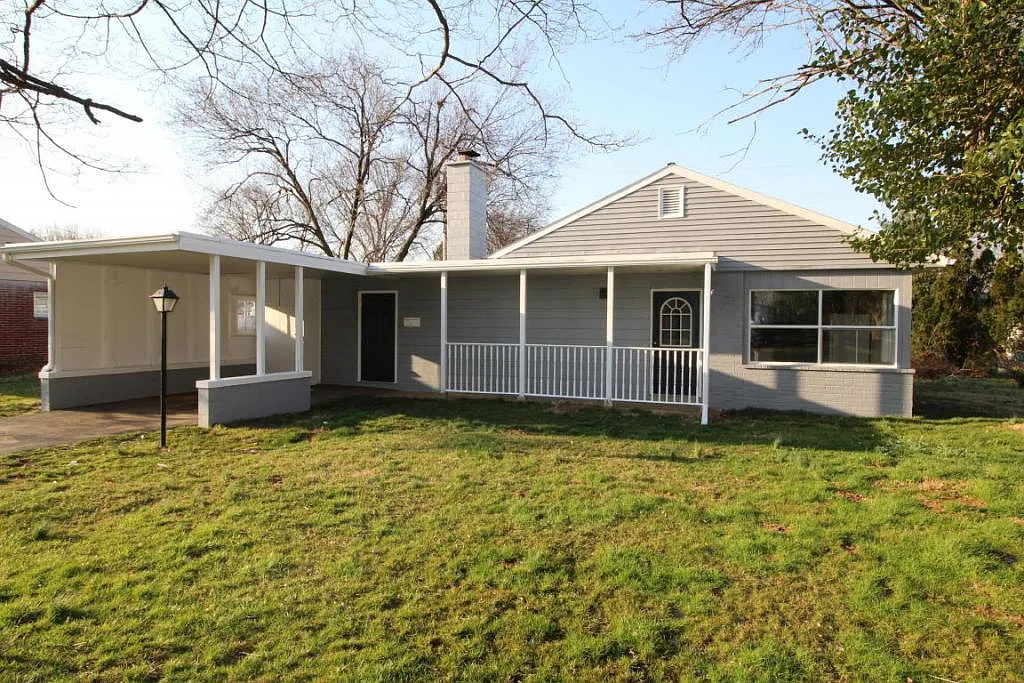 141 Stanley Ave photo 1
