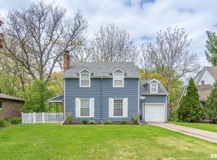 2323 16th Ave, Moline, IL 61265