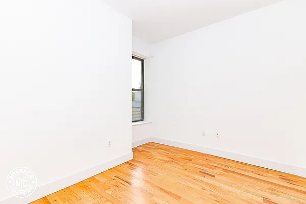 Rented by MySpaceNYC | media 10