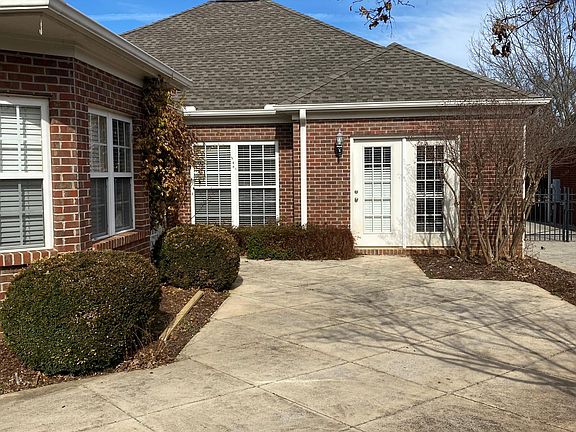 3rd image of 3106 Shoreway Cir SE