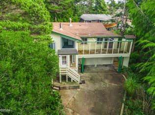 825 SW Range Dr, Waldport, OR 97394