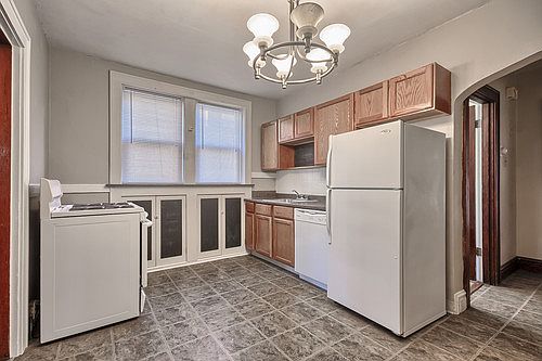 3rd image of 5006-5008 Mardel Ave