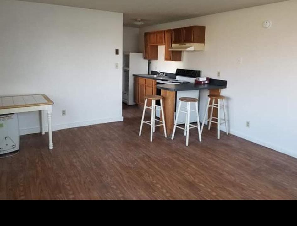 2nd image of 2 Main St