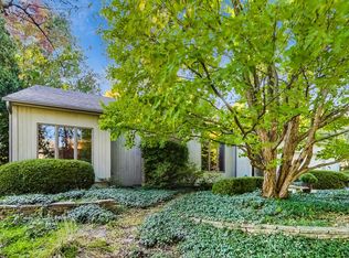 990 Brigham Way, Geneva, IL 60134