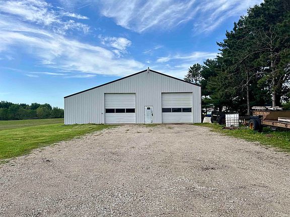 3rd image of 16285 Linden Rd