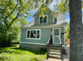 710 5th St NE, Devils Lake, ND 58301