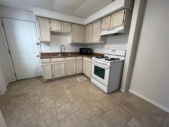 2nd image of 134 S Bryant Ave Floor 1