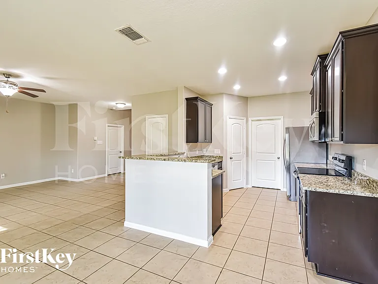 11824 Luckey Fls — Photo 7