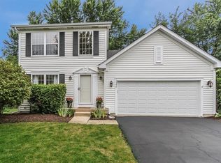 2390 Cheshire Dr, Aurora, IL 60502