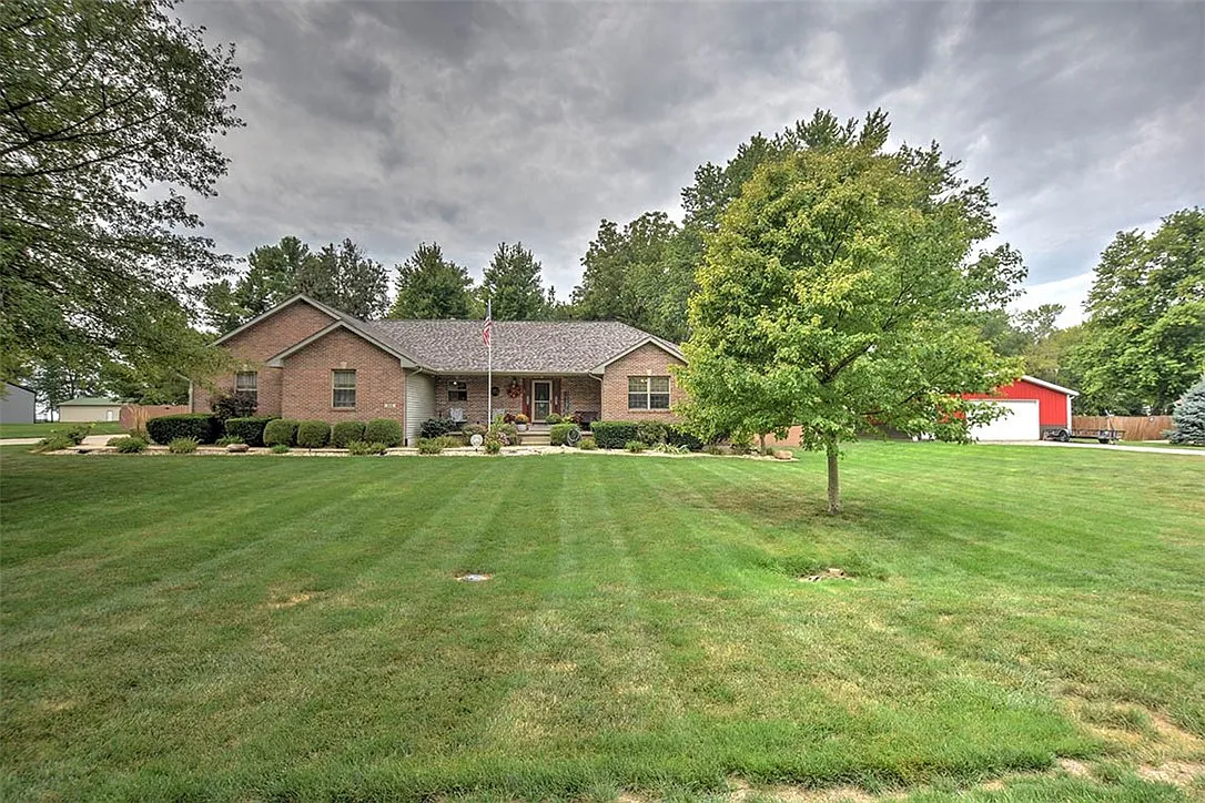 355 E Warren St photo 1