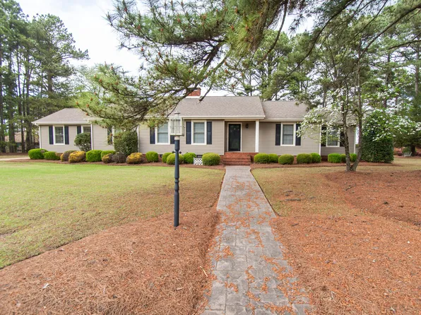 102 Winterlochen Dr, Dunn, NC 28334