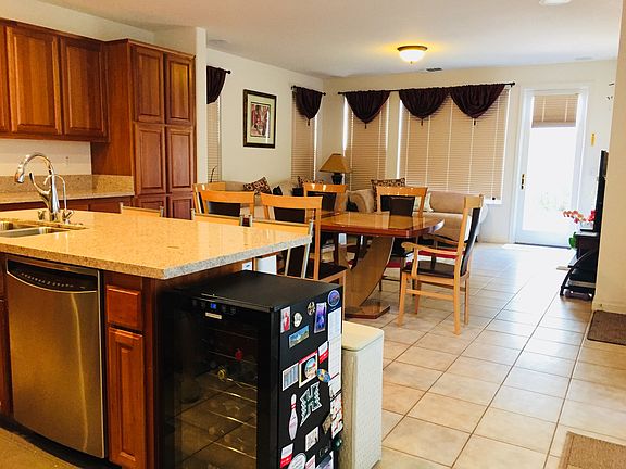 3rd image of 647 Parisio Cir