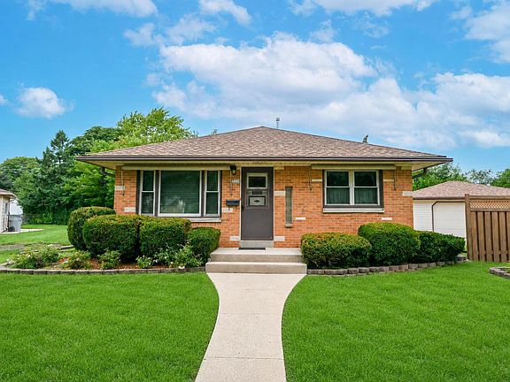 2nd image of 3220 S 82nd COURT