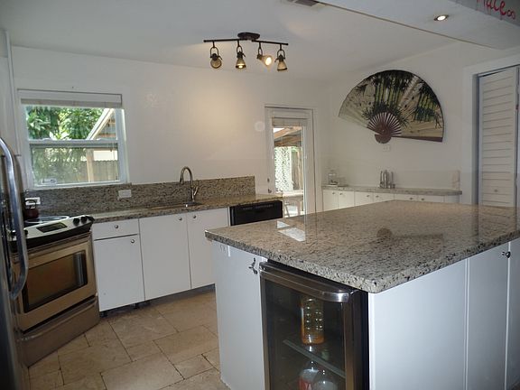 3rd image of 1510 SW 32nd Ct
