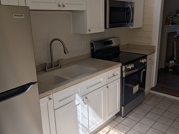 3rd image of 408 Grace St #2