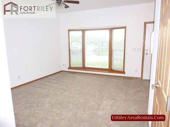 3rd image of 2216 Thompson Dr