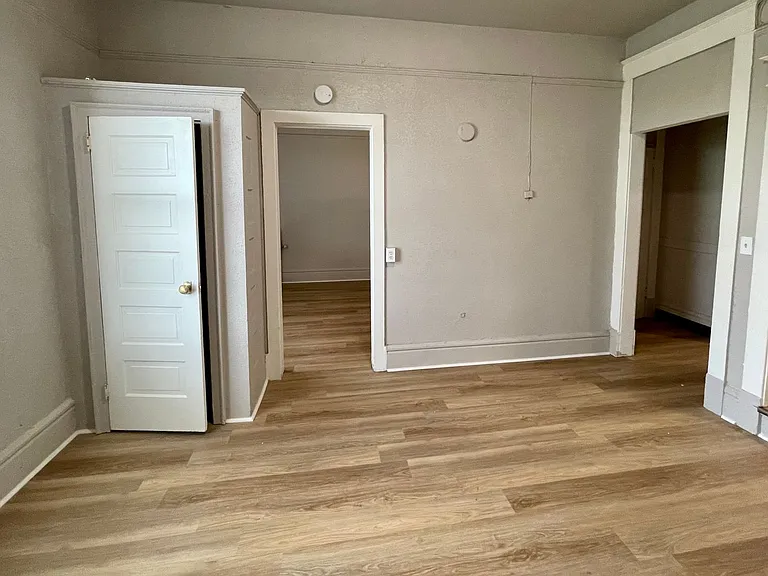 106 S Cedar St — Photo 32