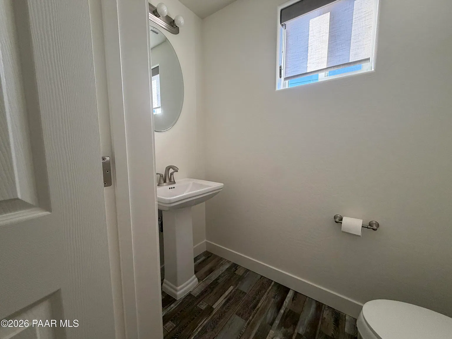 3 bed, 2.5 bath, 1400 sqft, $2,400 — Photo 2