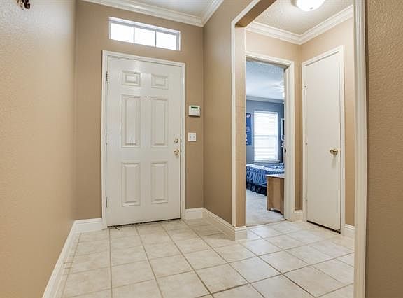 4th image of 2211 Meade Ct