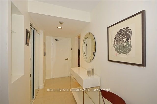 1st image of 15 Maitland Pl #1912