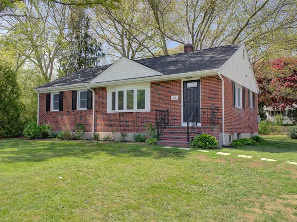 219 South Broad Street, Stonington, CT 06379