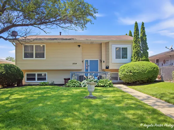 2714 Gilead Ave, Zion, IL 60099