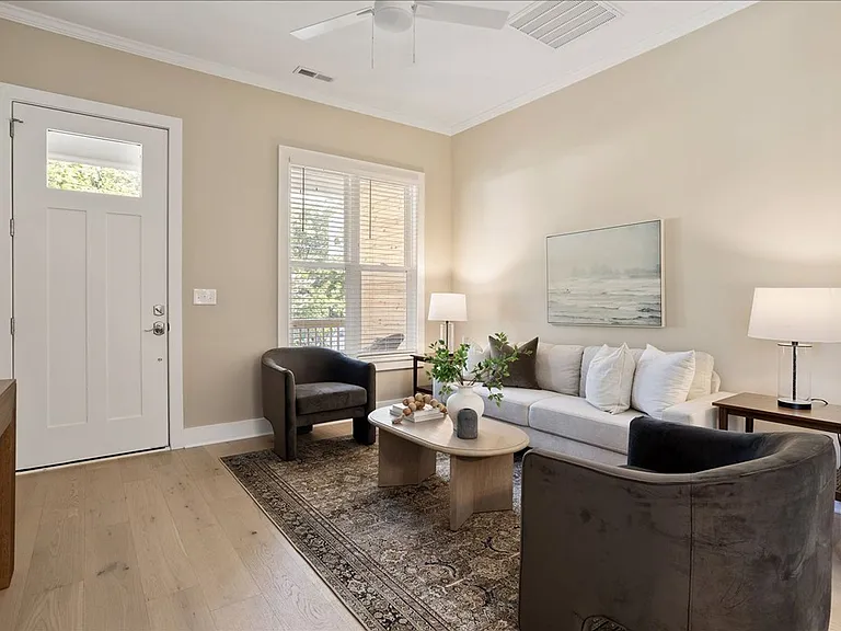 320 Gray Ave #A — Photo 6