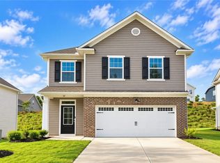 12 Gateway St, Central, SC 29630