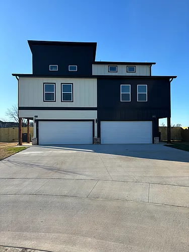 1303 SW Poigai Way #1 Photo 1