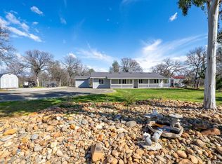 9833 Old Oregon Trl, Redding, CA 96003