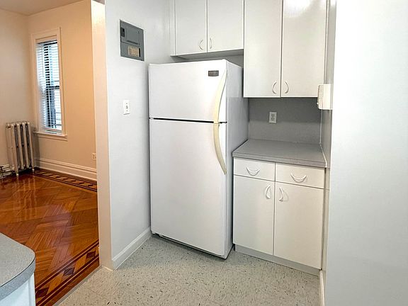 4th image of 315 8th Ave #11