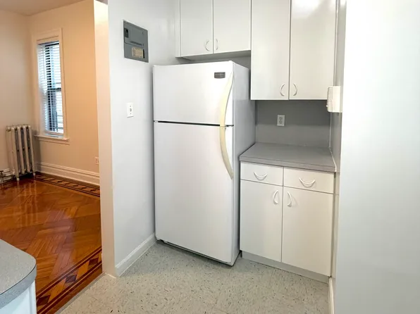 315 8th Avenue image 4 of 14