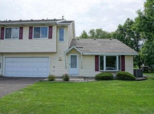 3670 Gershwin Ln N, Oakdale, MN 55128