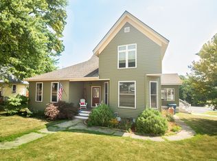 822 S Galena Ave, Dixon, IL 61021
