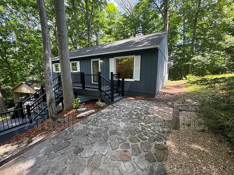 1029 Surmont Ct — Photo 22