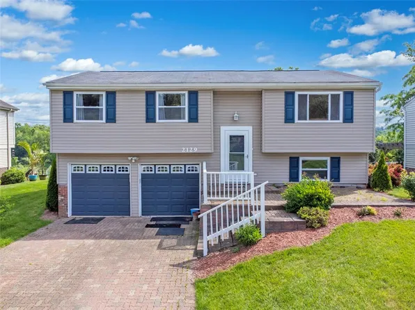 2129 Cayuga Dr, Pittsburgh, PA 15239