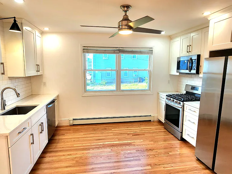 248 Pearl St #1 — Photo 1